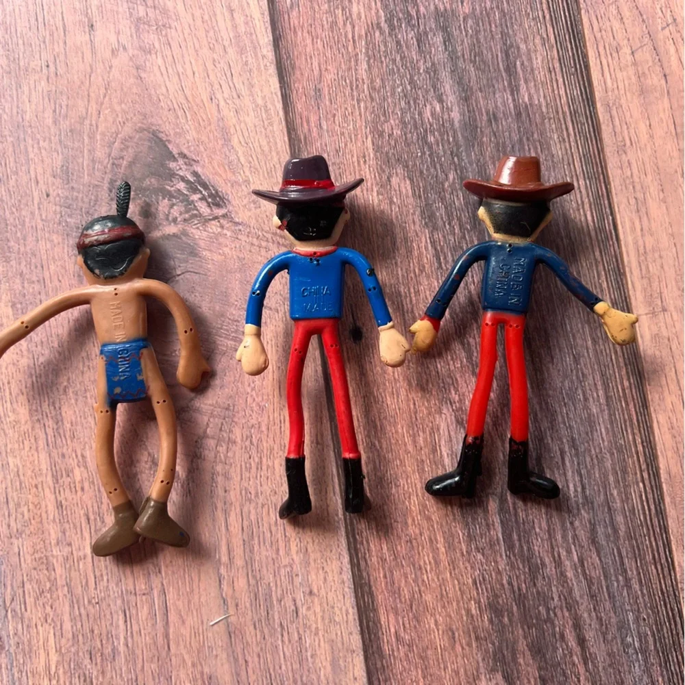 Vintage Cowboy and Indian Rubber Bendable Bendy‎ Action Figures Set of 25